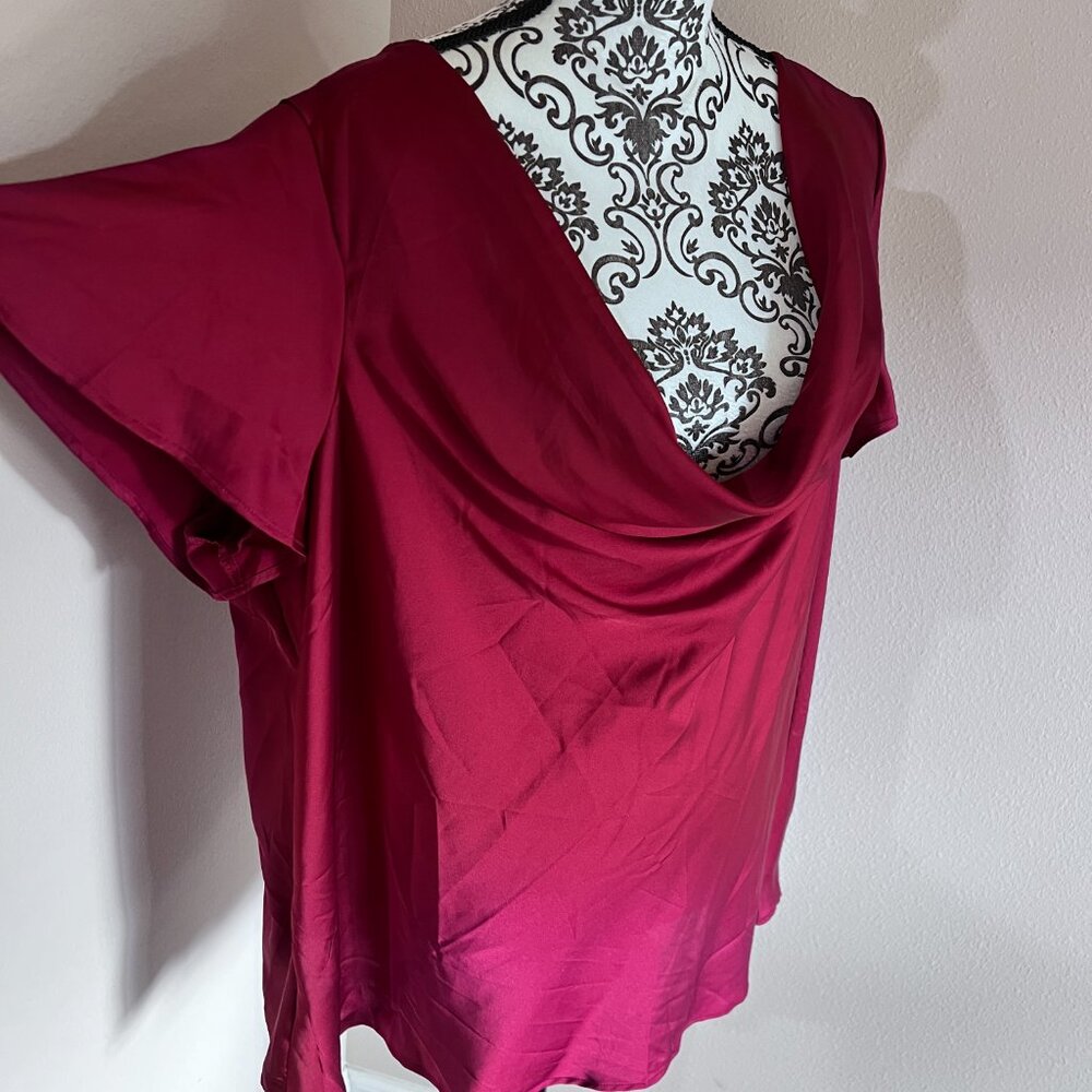 Share Torrid Satin Cowl Neck Short Flutter Sleeve Blouse - Biking Red - Size 1X - Picture 13 of 13